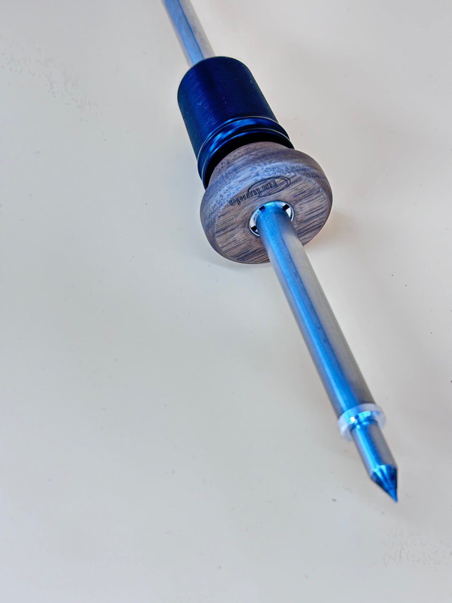 Cellostachel Turlunda mit Titanstab massiv B2B